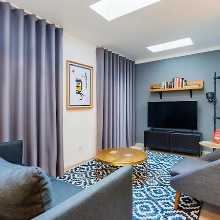Elegant 2br + Gourmet Kitchen | Mid-term Lägenhet Lisboa