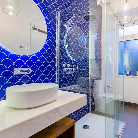 Elegant 2br + Gourmet Kitchen | Mid-term *