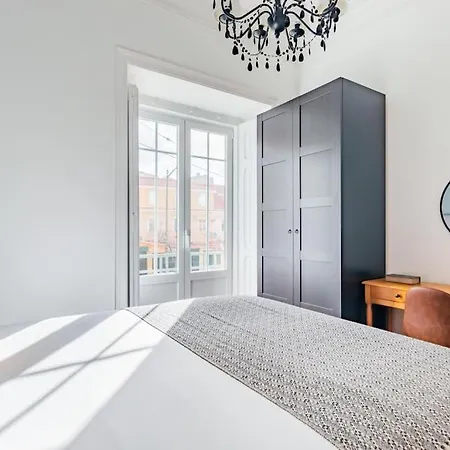 Wfh Luxury With Gourmet Kitchen Lisbon