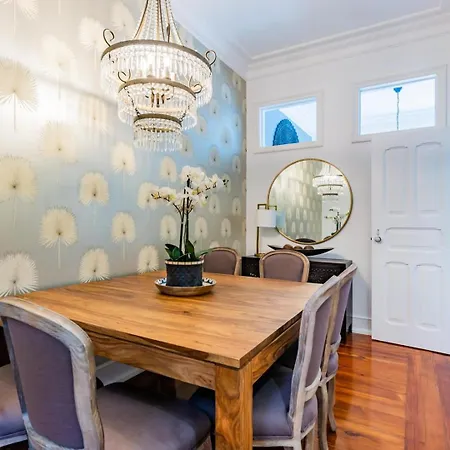 Elegant 2br + Gourmet Kitchen | Mid-term * Lizbona