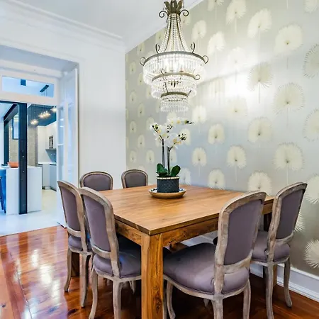 Elegant 2br + Gourmet Kitchen | Mid-term Lizbona