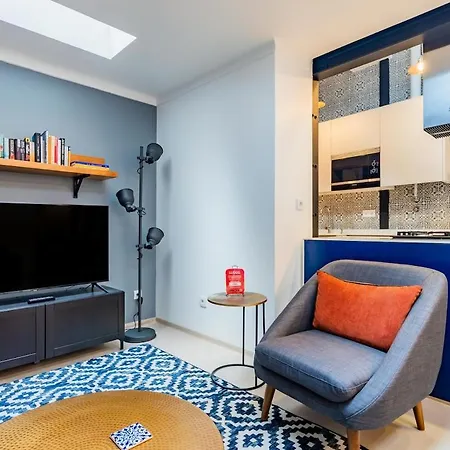 Elegant 2br + Gourmet Kitchen | Mid-term * Lizbona