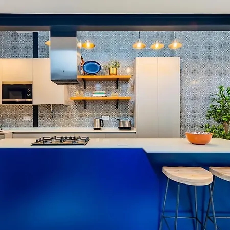 Elegant 2br + Gourmet Kitchen | Mid-term * Lizbona