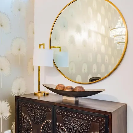 Elegant 2br + Gourmet Kitchen | Mid-term * Lisbon