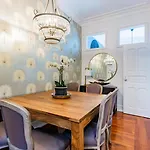 Elegant 2br + Gourmet Kitchen | Mid-term * Lisboa
