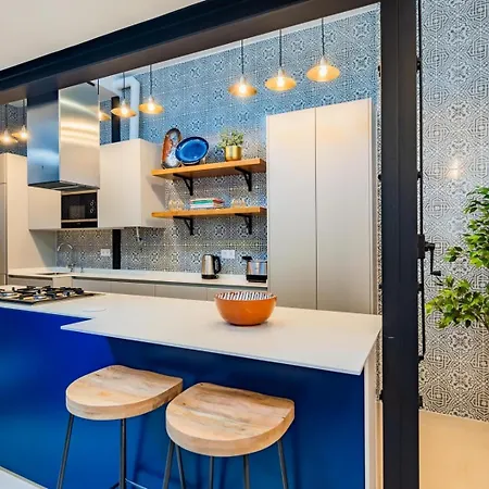 Elegant 2br + Gourmet Kitchen | Mid-term 公寓 *