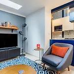 Elegant 2br + Gourmet Kitchen | Mid-term * Lisbon