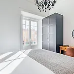 Elegant 2br + Gourmet Kitchen | Mid-term * Lisbon